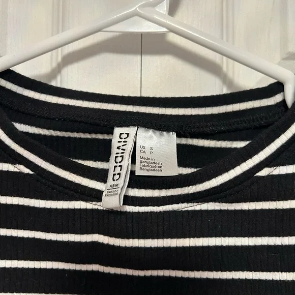 H&M Black and White Striped Top - Picture 3 of 3